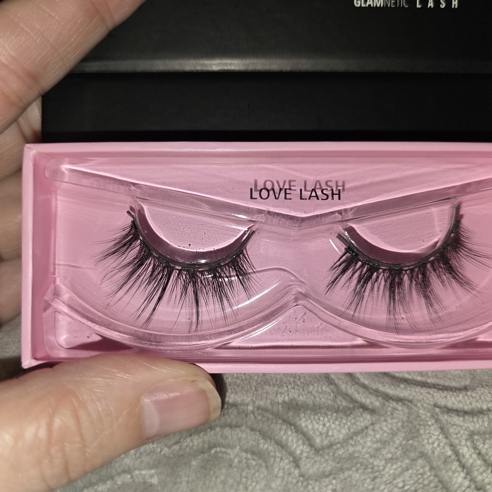 Glamnetic Black False Eyelashes Love Lash